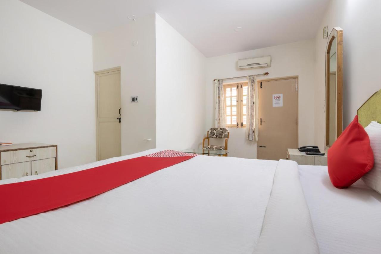 העיר בנגלור Oyo 16123 Chandana Deluxe מראה חיצוני תמונה